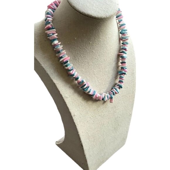 Vintage Puka Shell Chipped Necklace White Pink Light Blue Beach Summer - Picture 6 of 12